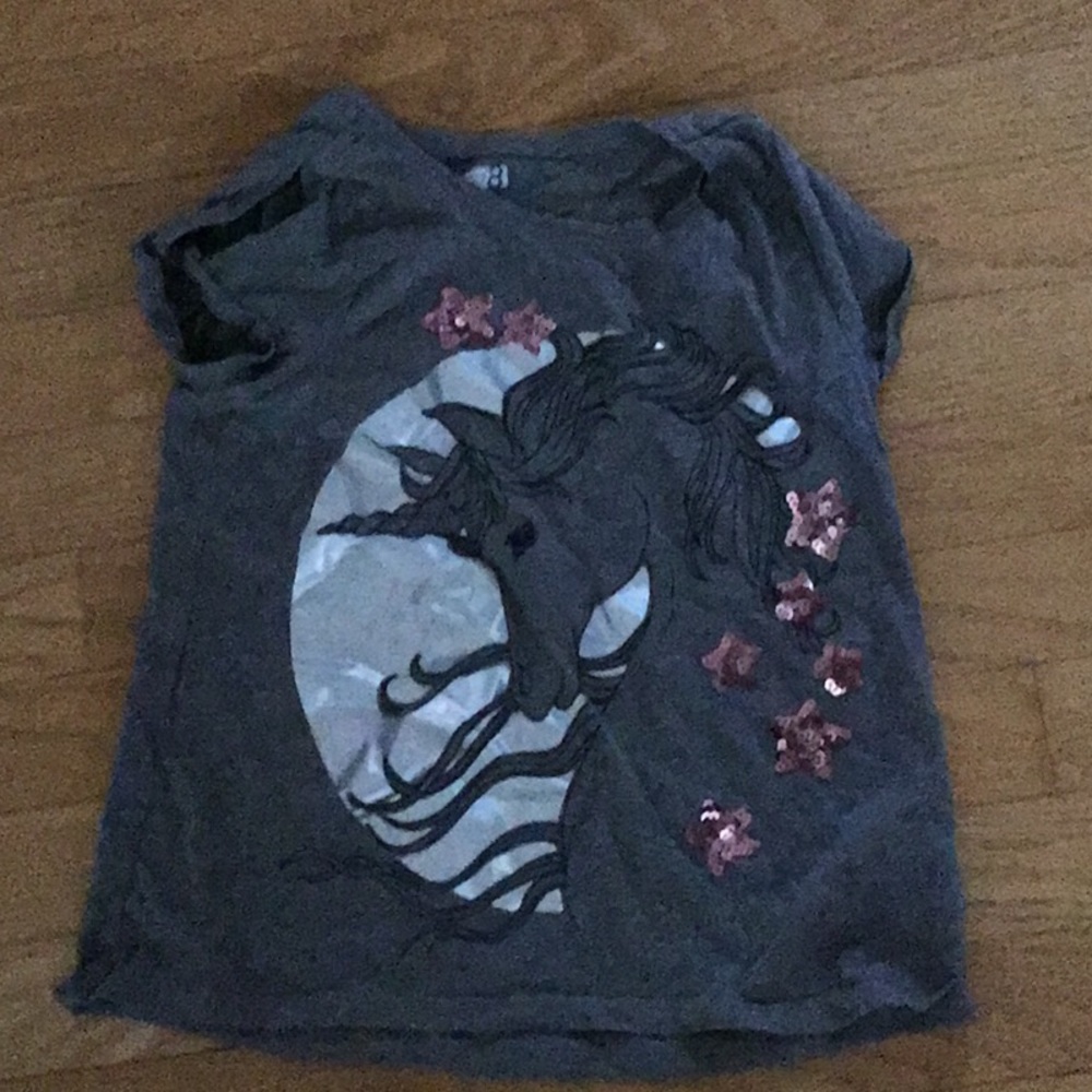 Gray Graphic Cold Shoulder Tee